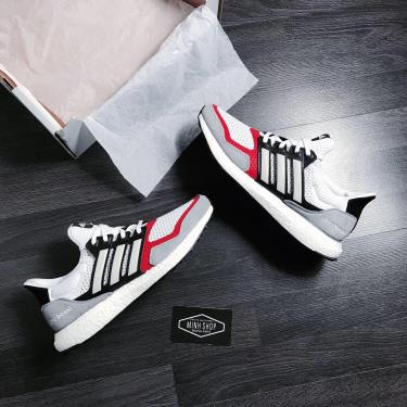 Adidas ultra boost s&l (ftwr outlet white  grey two  scarlet)