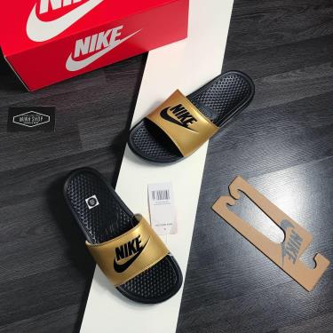 Hàng Chính Hãng Dép Nike Benassi 'Black Metallic Gold' 2020**