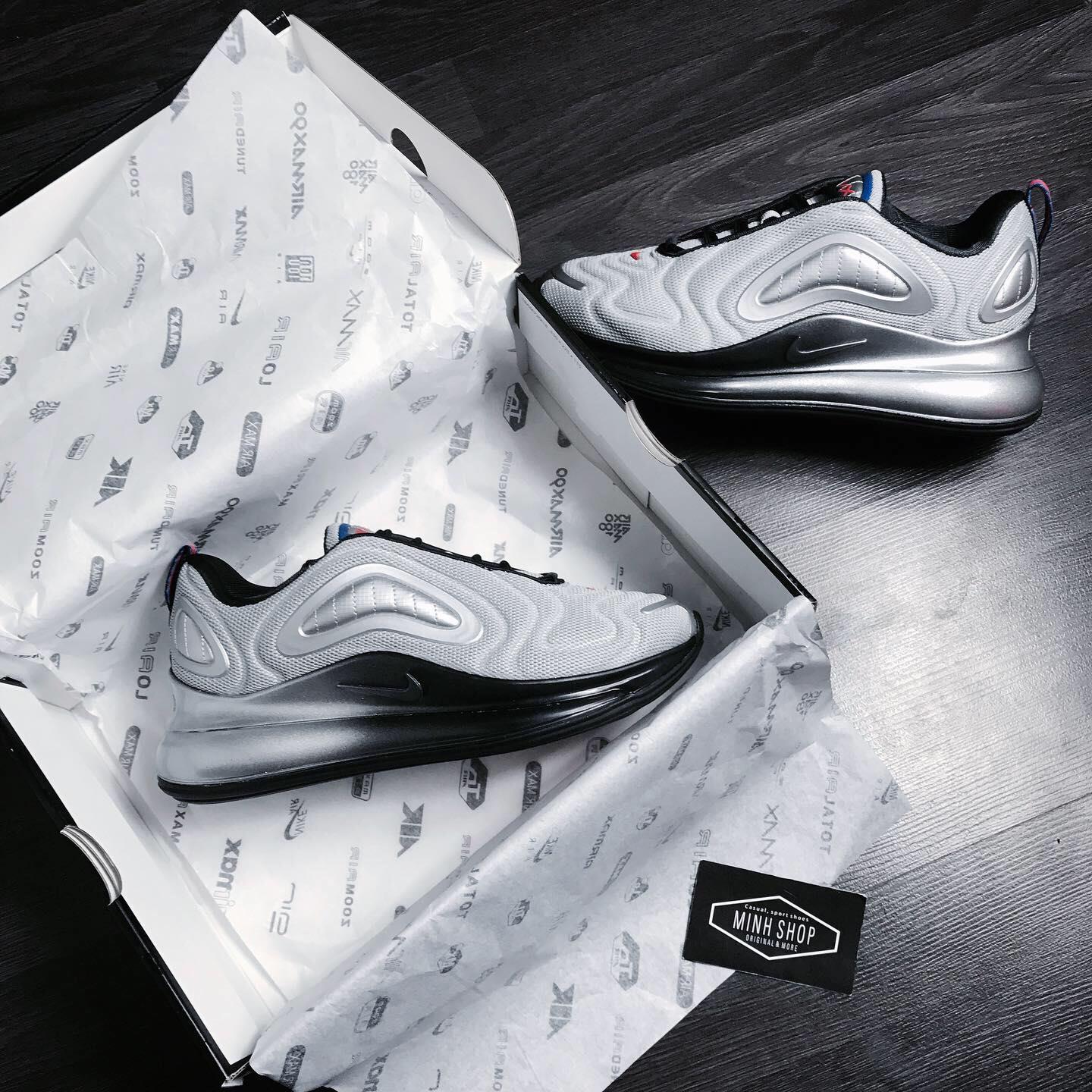 Nike on sale 720 metallic