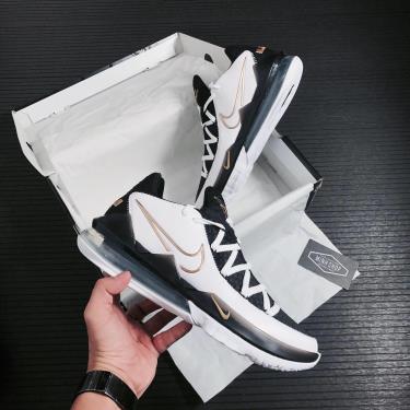 Giày Bóng Rổ Nike LeBron 17 Low "Metallic Gold/Sheriff" ** [CD5007-101]
