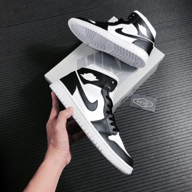 Hàng Chính Hãng Nike Air Jordan 1 Mid Panda CUST 2021**