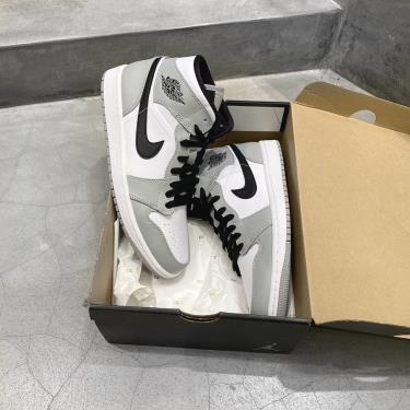 Giày Nike Air Jordan 1 Mid 'Light Smoke Grey' (M) [554724 092]