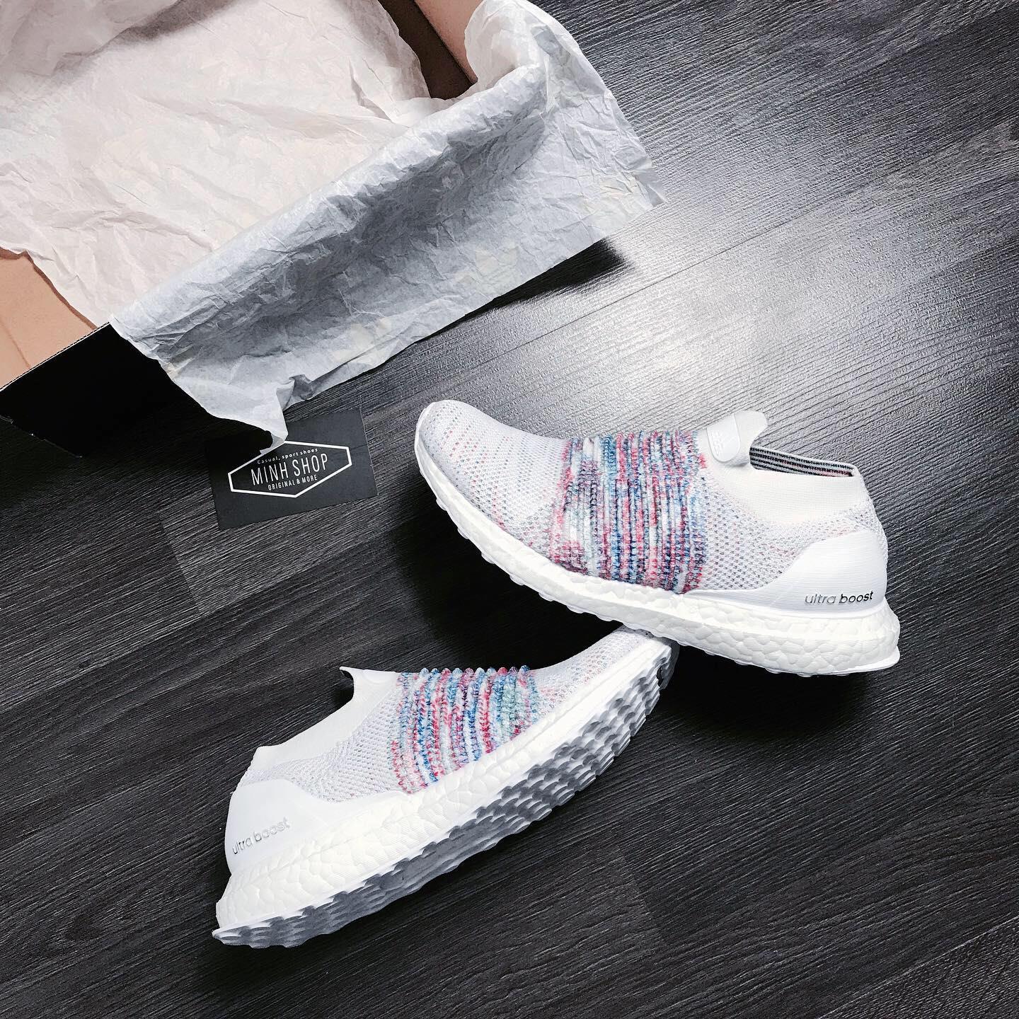 Adidas ultra boost laceless all outlet white