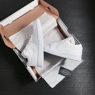 📤 HOT 📤 Hàng Chính Hãng Nike Air Jordan 1 Low 'Triple White' 2021** AO9944 111 📤 HOT 📤 Hàng Chính Hãng Nike Air Jordan 1 Low 'Triple White' 2021** AO9944 111