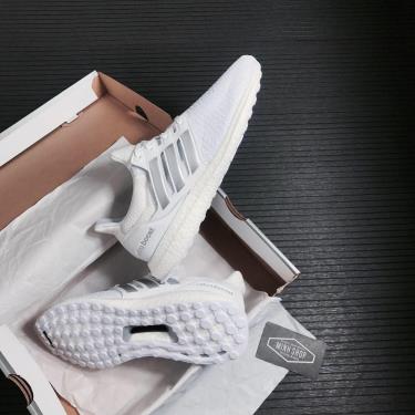 Giày Adidas Ultra Boost DNA Cloud White Silver Metallic [FW8692]