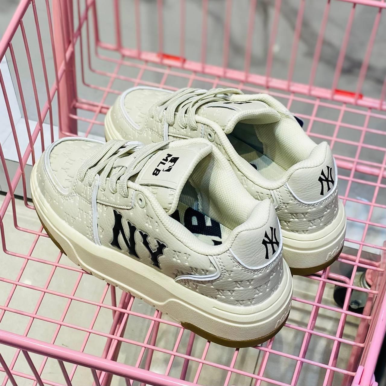 Giày thể thao, Balo thể thao, Nón thể thao, Thương hiệu giày nổi tiếng, Giày Adidas, Giày Nike, Balo Nike, Balo Adidas, Nón Nike, Nón Adidas