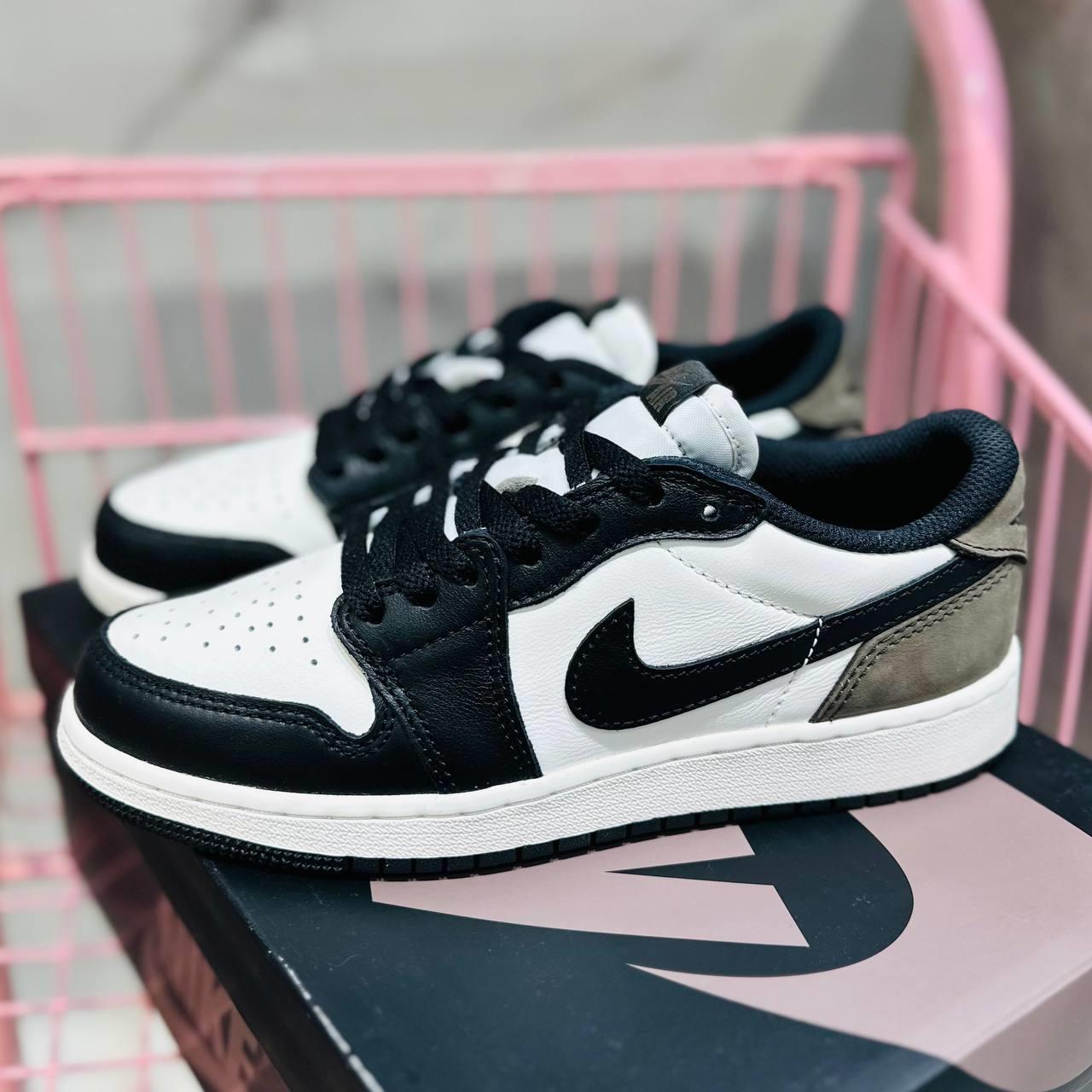 Giày thể thao, Balo thể thao, Nón thể thao, Thương hiệu giày nổi tiếng, Giày Adidas, Giày Nike, Balo Nike, Balo Adidas, Nón Nike, Nón Adidas
