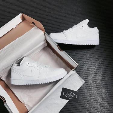 📤 HOT 📤 Hàng Chính Hãng Nike Air Jordan 1 Low 'Triple White' 2021** AO9944 111 📤 HOT 📤 Hàng Chính Hãng Nike Air Jordan 1 Low 'Triple White' 2021** AO9944 111