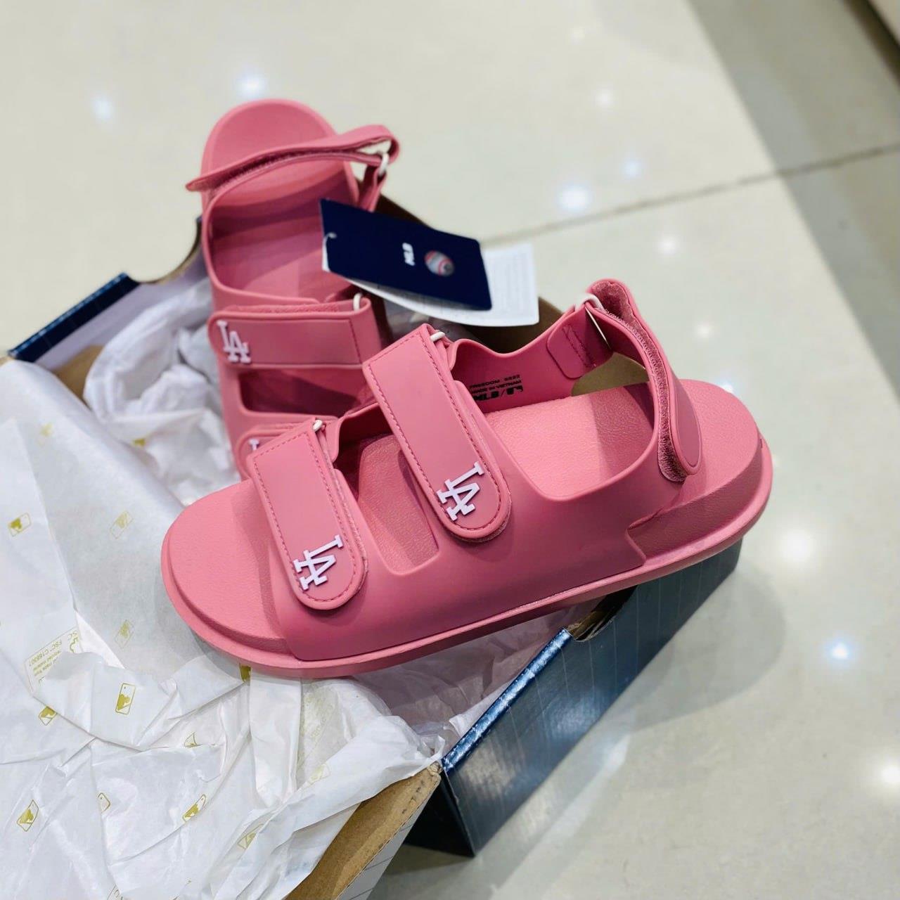 Giày thể thao, Balo thể thao, Nón thể thao, Thương hiệu giày nổi tiếng, Giày Adidas, Giày Nike, Balo Nike, Balo Adidas, Nón Nike, Nón Adidas