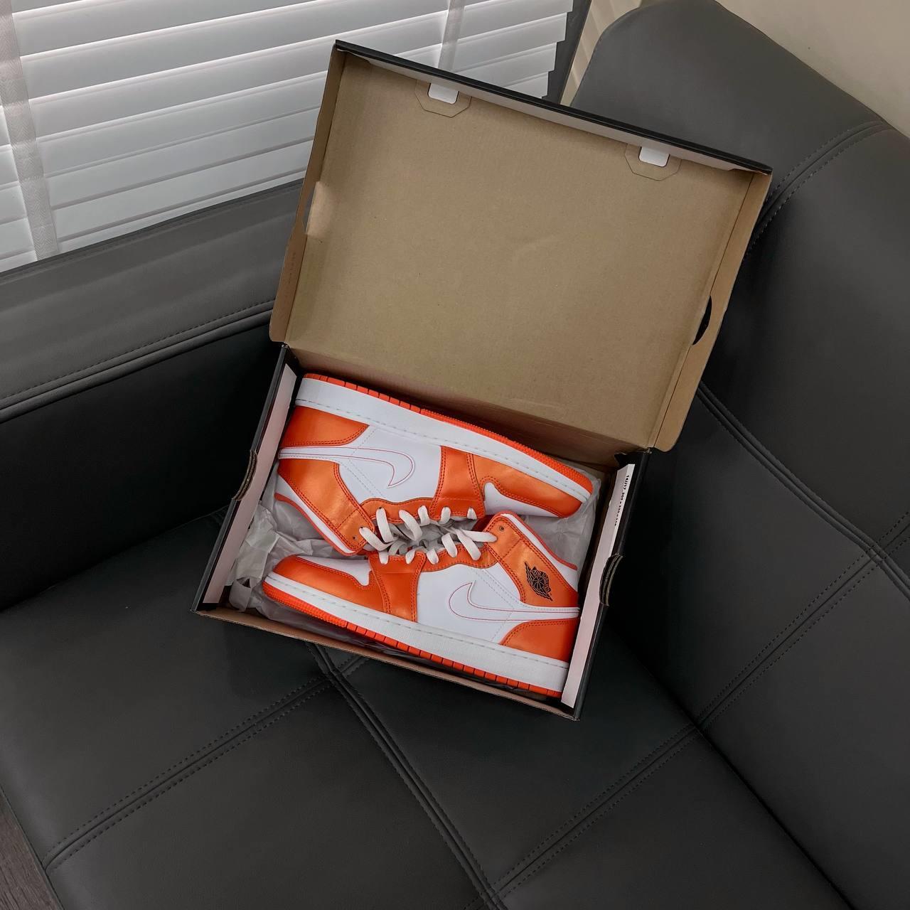 Minhshop.vn - Giày Nike Air Jordan 1 Mid GS White Orange [DM4228-800]