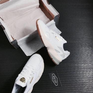 Hàng Chính Hãng Adidas Falcon White/Gum 2021** FV8279 Hàng Chính Hãng Adidas Falcon White/Gum 2021** FV8279