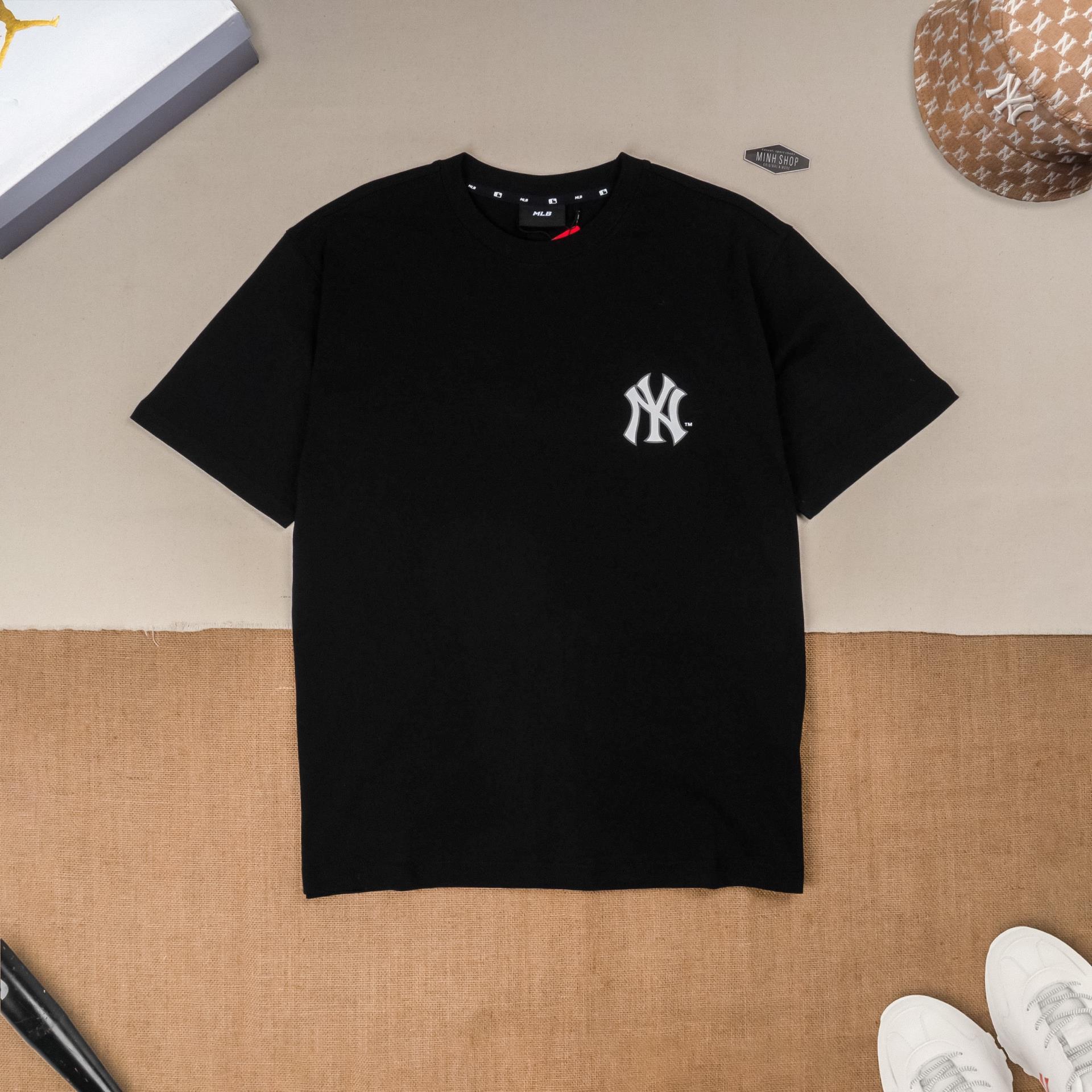 Donald Duck Mlb New York Yankees Shirt - High-Quality Printed Brand