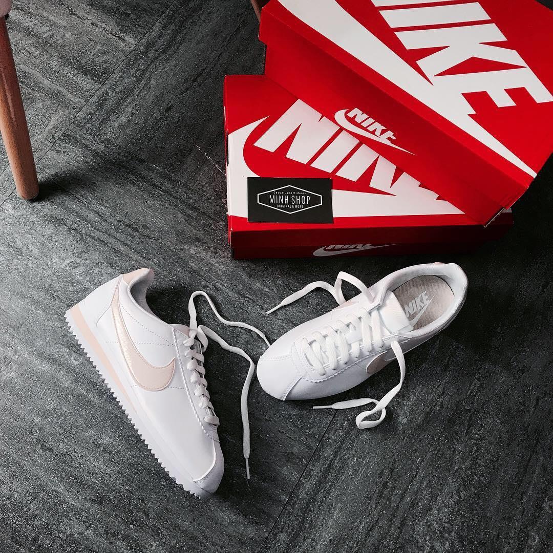 Nude on sale nike cortez