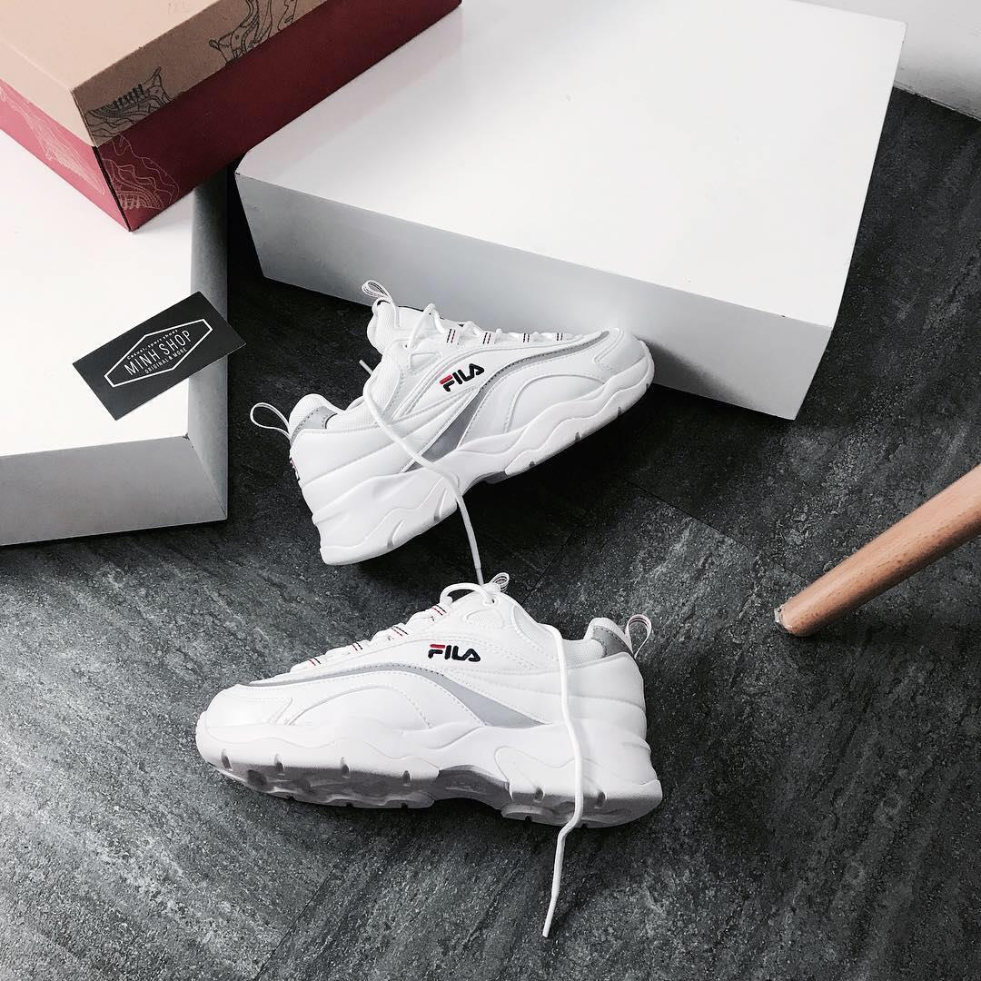 Fila ray on sale triple white