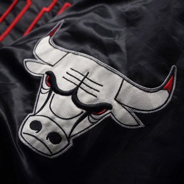 Áo Khoác Bomber Jacket NBA Chicago Bulls Black White LIMITED **