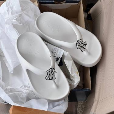 DÉP MLB CHUNKY SLIDER FLIP-FLOP NEW YORK Yankees White  [3ALPFBF33 50WHS]
