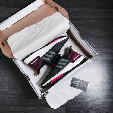 Adidas Ultra Boost 6.0 Black/pink