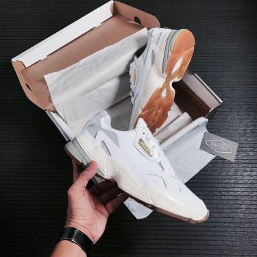Hàng Chính Hãng Adidas Falcon White/Gum 2021** FV8279 Hàng Chính Hãng Adidas Falcon White/Gum 2021** FV8279
