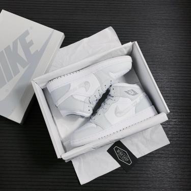 BEST DEAL Giày Nike Air Jordan 1 Mid  White Camo /Grey LOGO GS [DD3235 100] Y