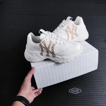 Hàng Chính Hãng MLB Big Ball Chunky Monogram LT New York 2020** Hàng Chính Hãng MLB Big Ball Chunky Monogram LT New York 2020**