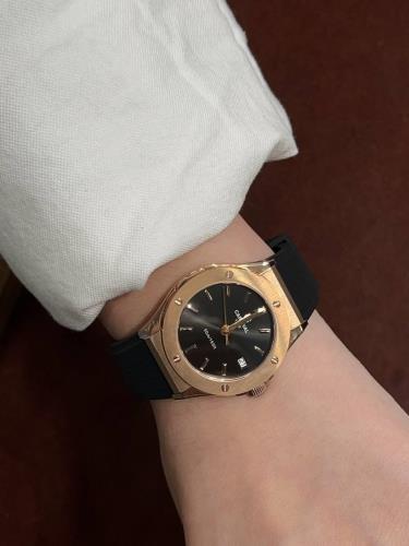 Đồng Hồ Carnival Quartz Black/Gold [8168L] - Image 1