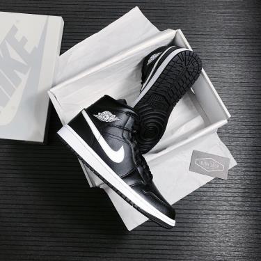Giày Nike Air Jordan 1 Mid 'Black White' ** [BQ6472-011]