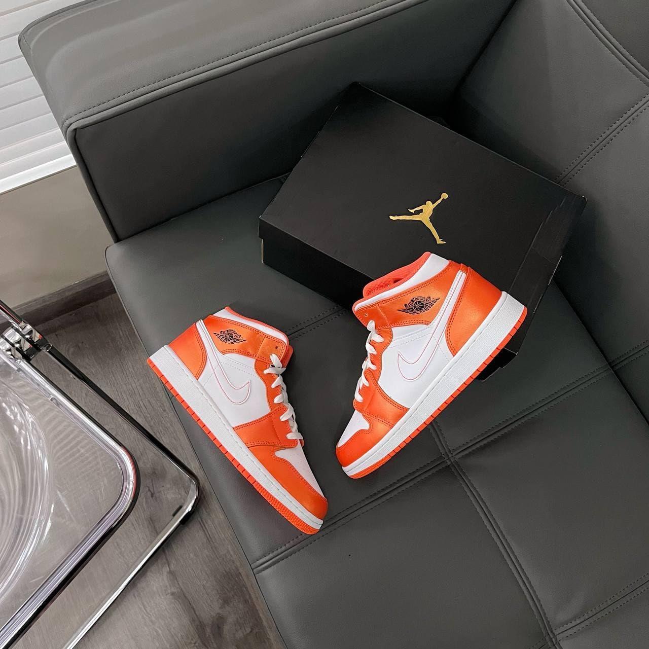 Minhshop.vn - Giày Nike Air Jordan 1 Mid GS White Orange [DM4228-800]