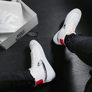Nike Blazer Mid White Graffiti Red Black **  [CW7580 110]