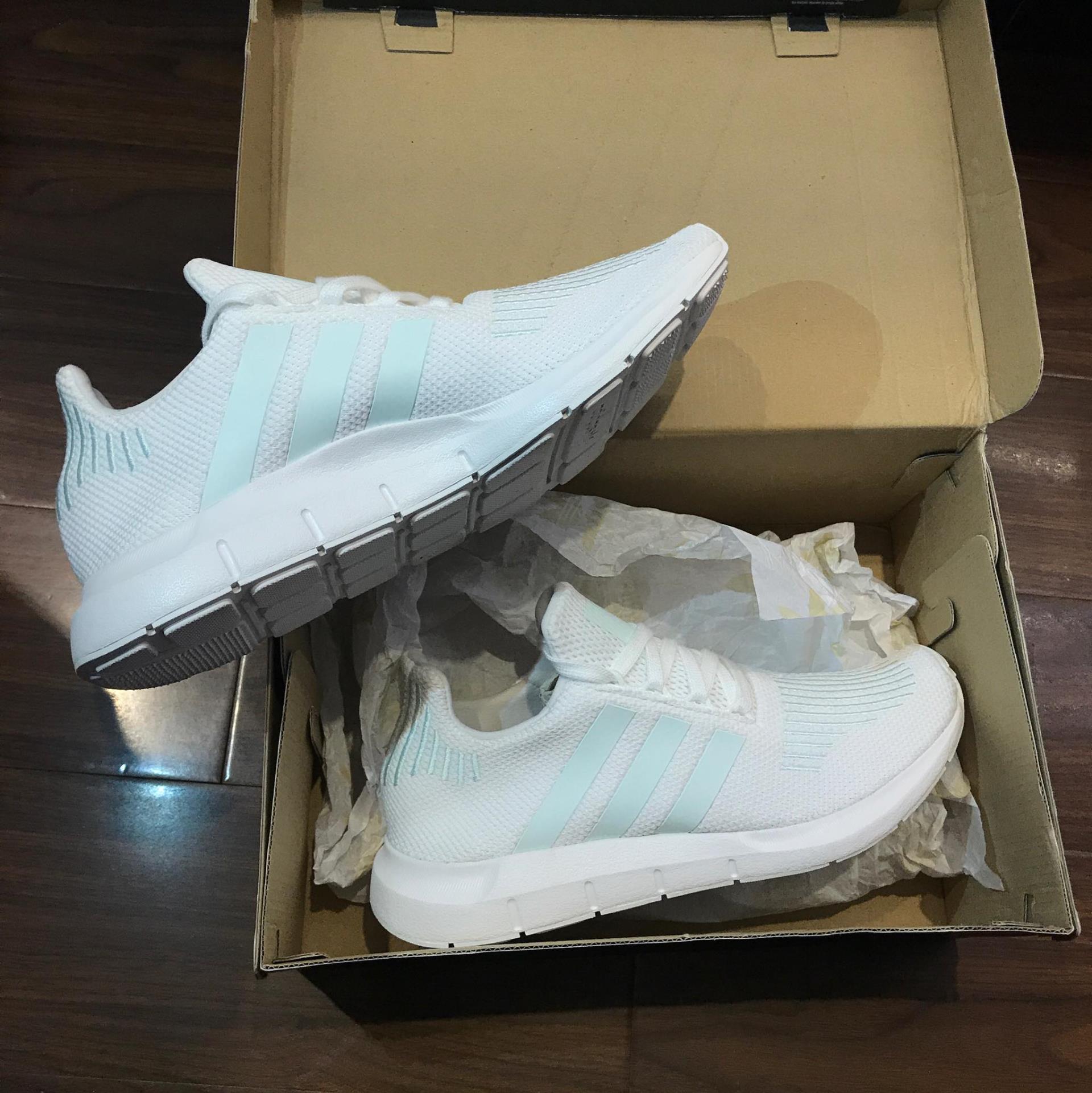 Adidas swift run white and outlet mint