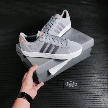 b44710 adidas