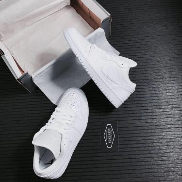 📤 HOT 📤 Hàng Chính Hãng Nike Air Jordan 1 Low 'Triple White' 2021** AO9944 111 📤 HOT 📤 Hàng Chính Hãng Nike Air Jordan 1 Low 'Triple White' 2021** AO9944 111
