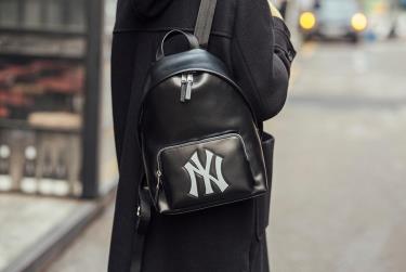Hàng Chính Hãng Balo MLB New York Yankees Black 2021** Hàng Chính Hãng Balo MLB New York Yankees Black 2021**