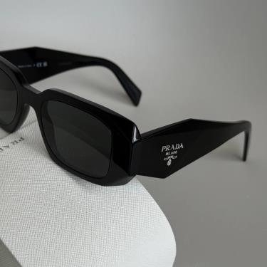 Kính Prada Sunglasses ''Black'' [SPR 17W 1AB5S0] - Image 1