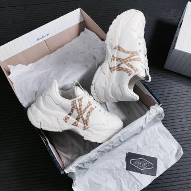 Hàng Chính Hãng MLB Big Ball Chunky Monogram LT New York 2020** Hàng Chính Hãng MLB Big Ball Chunky Monogram LT New York 2020**