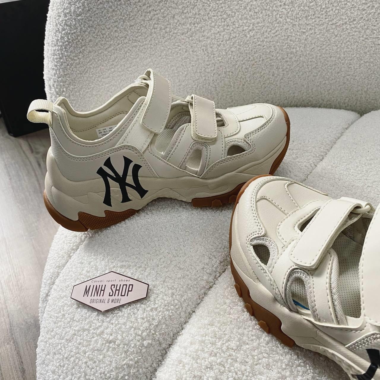 MLB Big Ball Chunky Mask New York Yankees Sandal Shoes 3ASDCH133-50CRS US  5-11