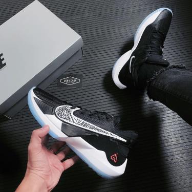-35% Giày Bóng Rổ Nike Zoom Freak 2 Black White * [CK5424 001]