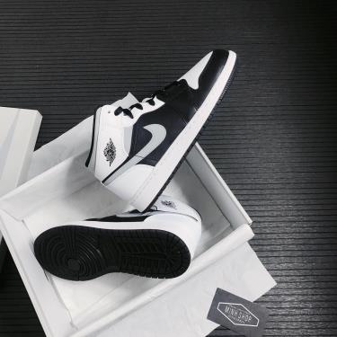 Giày Nike Air Jordan 1 Mid White Shadow GS ** [554725 073]