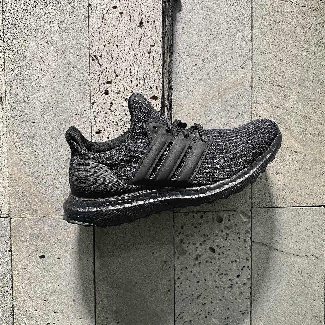 Adidas ultra boost cheap 4.0 triple black giá