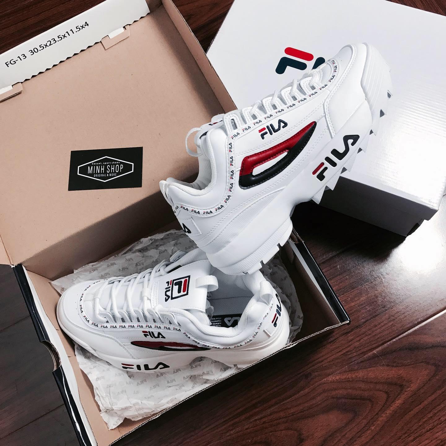 Fila disruptor 2 hot sale black and red