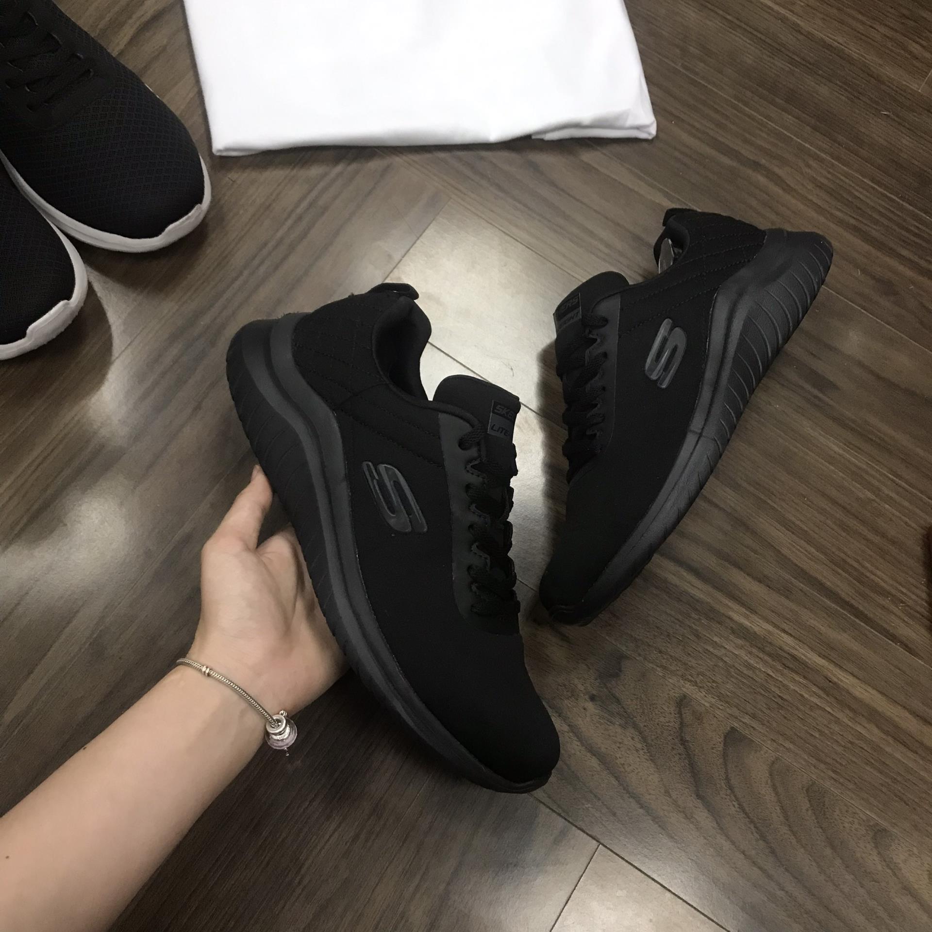 Giày skechers sales relaxed fit