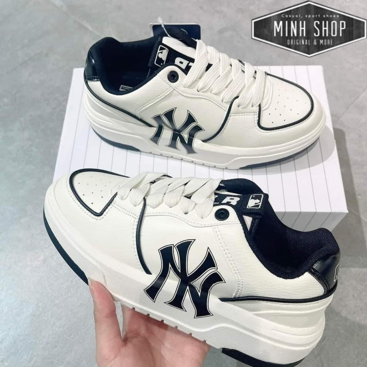 Top 10 mẫu giày độn đế sneaker trắng hot hit và mới nhất trong năm nay top-10-mau-giay-don-de-sneaker-trang-hot-hit-va-moi-nhat-trong-nam-nay