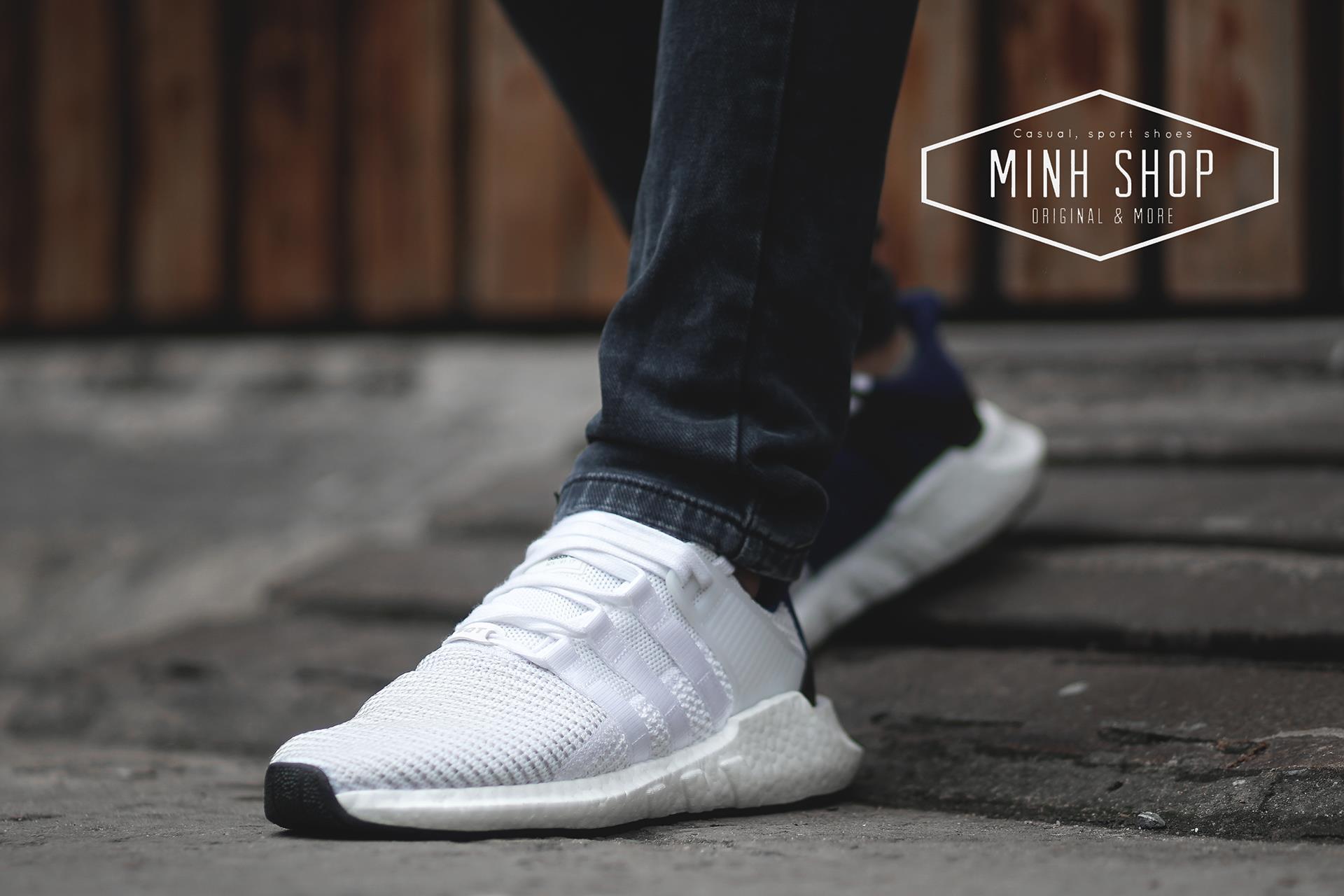 Eqt boost triple store white