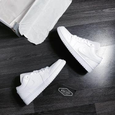 📤 HOT 📤 Hàng Chính Hãng Nike Air Jordan 1 Low 'Triple White' 2021** AO9944 111 📤 HOT 📤 Hàng Chính Hãng Nike Air Jordan 1 Low 'Triple White' 2021** AO9944 111