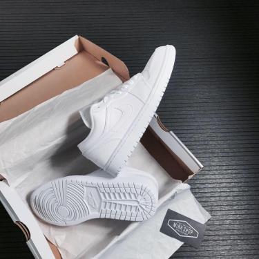 📤 HOT 📤 Hàng Chính Hãng Nike Air Jordan 1 Low 'Triple White' 2021** AO9944 111 📤 HOT 📤 Hàng Chính Hãng Nike Air Jordan 1 Low 'Triple White' 2021** AO9944 111
