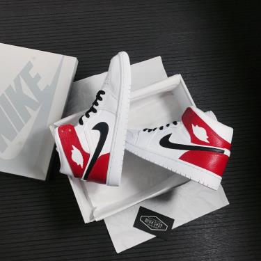 Hàng Chính Hãng Nike Jordan 1 Mid White/Red/Black Logo Cust 2021** hang-chinh-hang-nike-jordan-1-mid-white-red-black-logo-cust-2021
