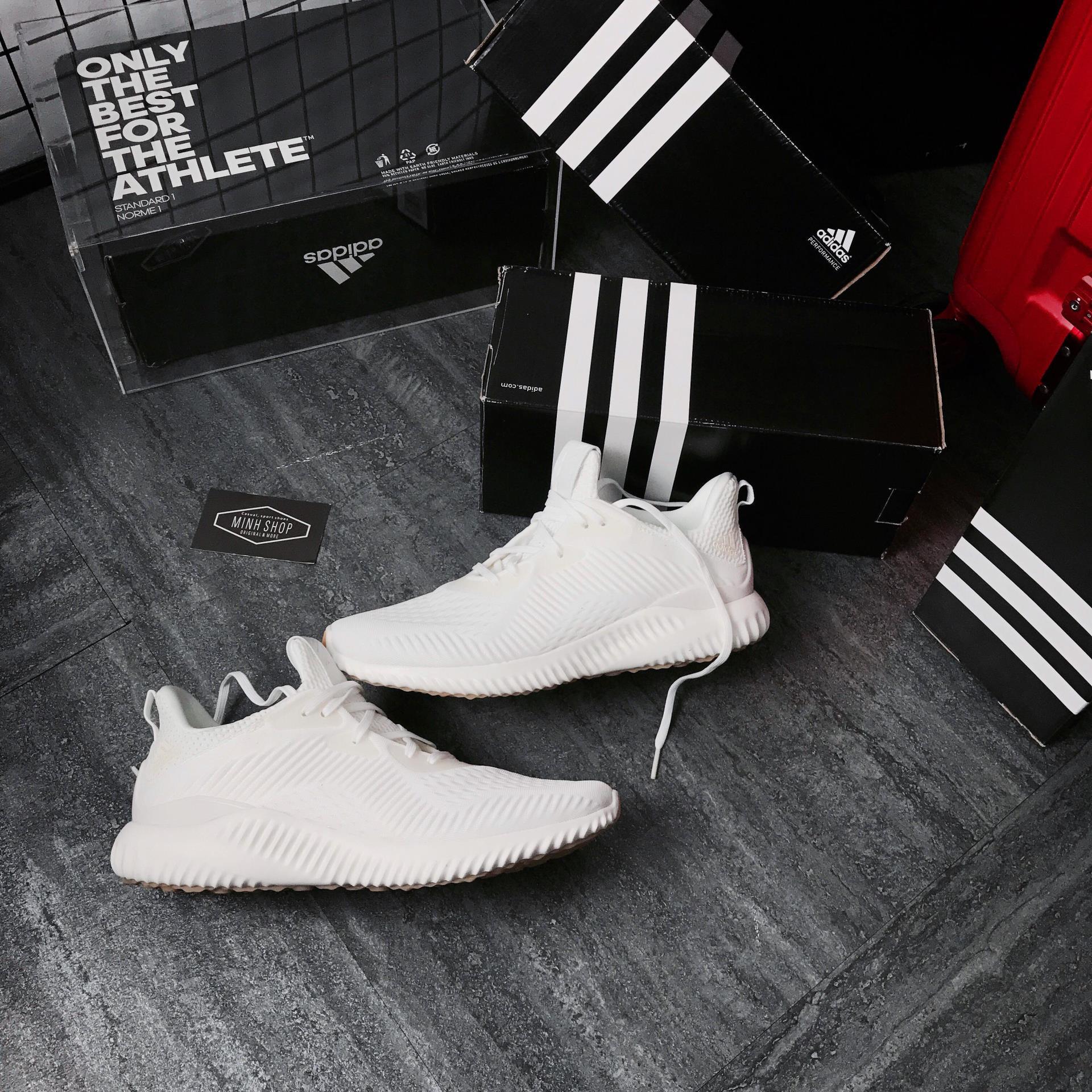 Adidas alphabounce 2018 2025 triple white gum