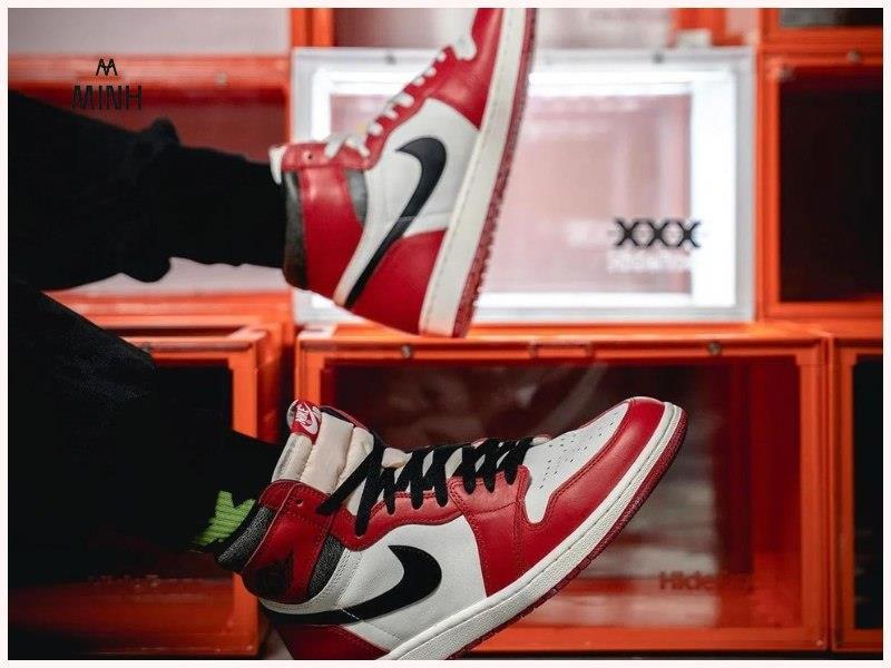J*s様 【未使用】NIKE AIR JORDAN 1 High Reimagi NIKE AIR JORDAN 1 RETRO HIGH ZIP WHITE UNIVERSITY REDの新品/中古