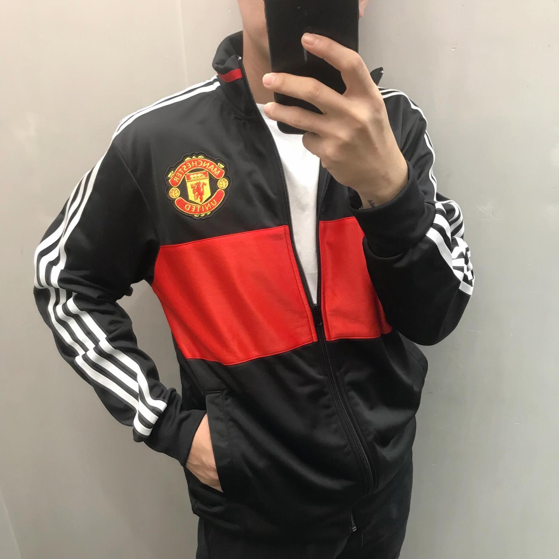 Manchester United Training Vest  Saturdays Football