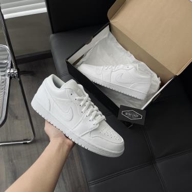📤 HOT 📤 Giày Nike Air Jordan 1 Low 'Triple White' ** [AO9944 111]