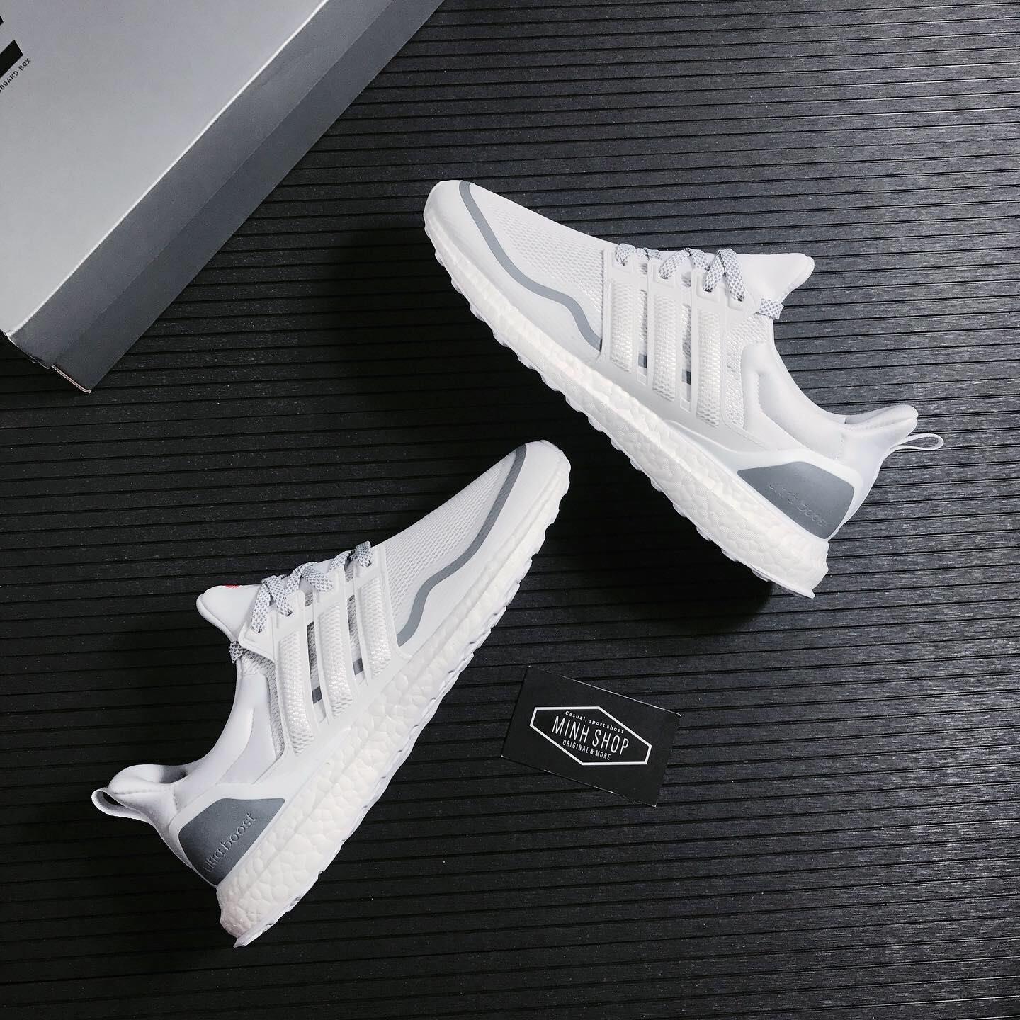 Ultra boost store reflective crystal white